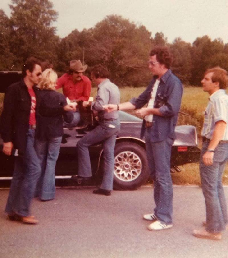 Smokey and the Bandit movie behind the scenes - Burt Reynolds with cast, crew and Trans Am.