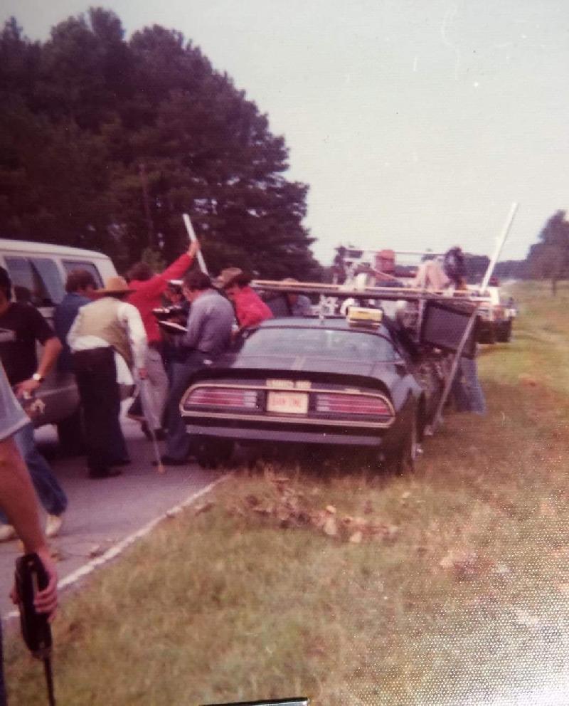 Smokey and the Bandit movie behind the scenes pic with Burt Reynolds, Trans Am and crew.